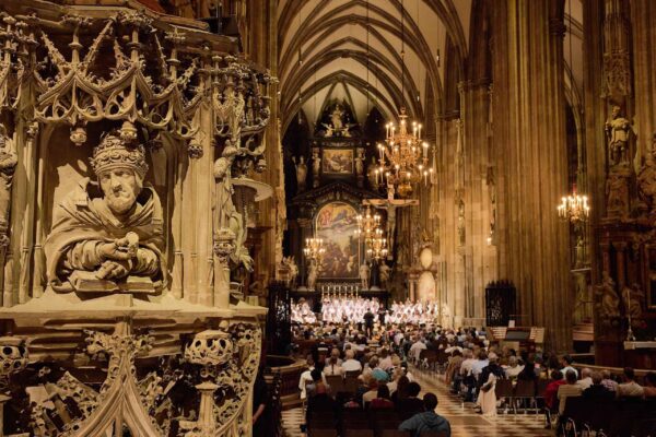 Katedral Santo Stefanus: Keindahan Arsitektur dan Makna Spiritual