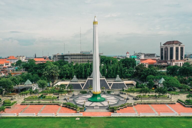 Tugu Pahlawan: Simbol Perjuangan dan Sejarah Kota Surabaya