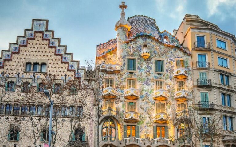 Casa Batlló: Permata Arsitektur Fantasi di Jantung Barcelona