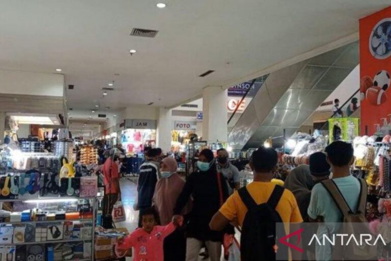 “Menjelajahi Ragam Belanja di Pusat Belanja Ambon City Center”
