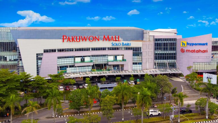 Pusat Belanja Pakuwon Mall Solo Baru Grogol: Tempat Belanja dan Hiburan